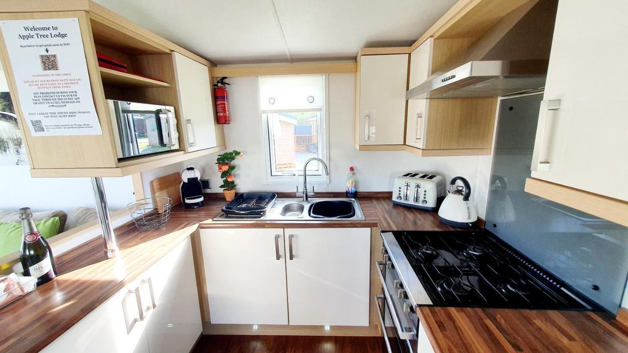 Apple Tree Lodge Hot Tub 3 Bedroom 2 Bars Morpeth Ngoại thất bức ảnh
