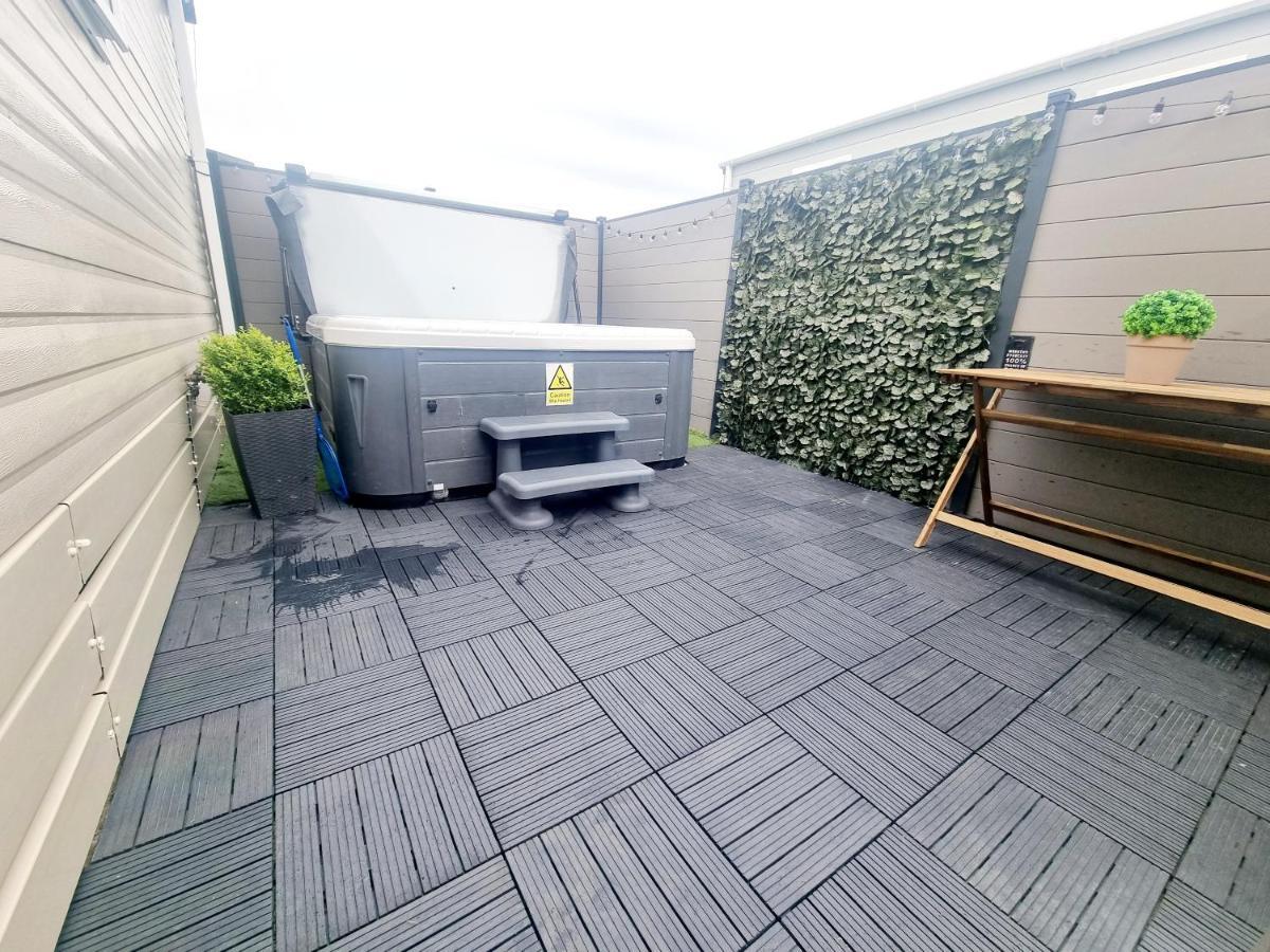 Apple Tree Lodge Hot Tub 3 Bedroom 2 Bars Morpeth Ngoại thất bức ảnh